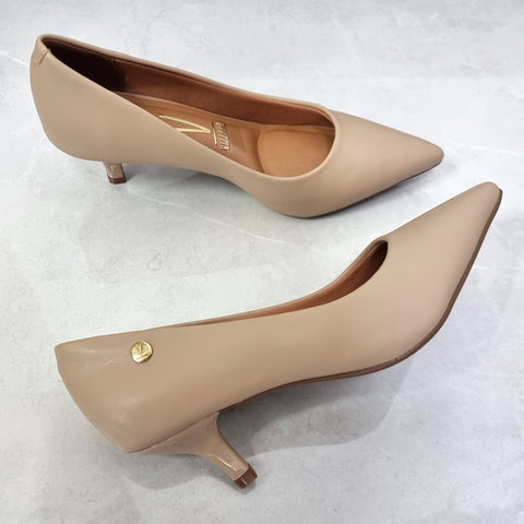 Vizzano 1122-828 Kitten Heel Pointy Toe Pump in Beige Napa