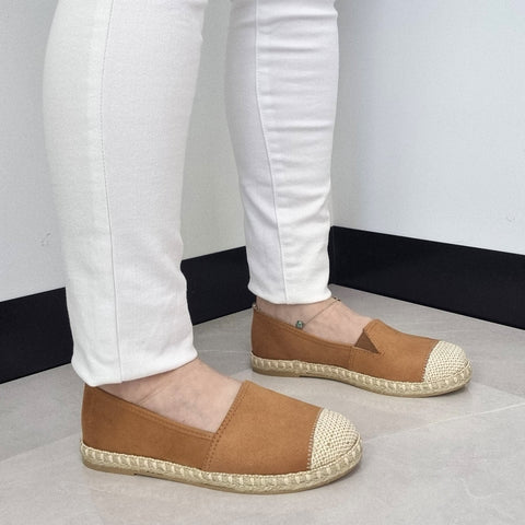 Moleca 5801-101 Round Toe Espadrille Flat in Camel