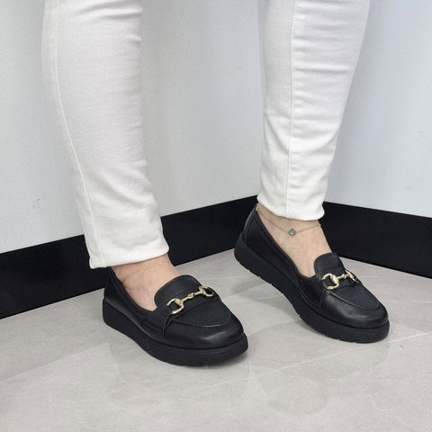 Moleca 5803-101 Round Toe Loafer Flat in Black