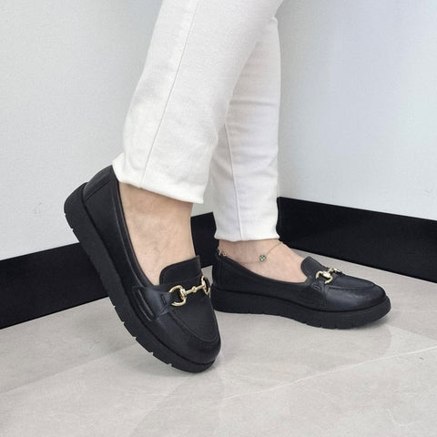 Moleca 5803-101 Round Toe Loafer Flat in Black